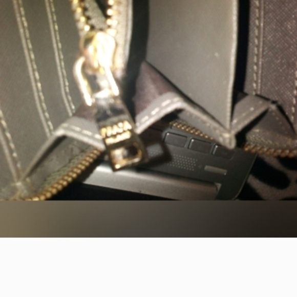 Prada Black Wallet Free Shipping - Picture 10 of 13